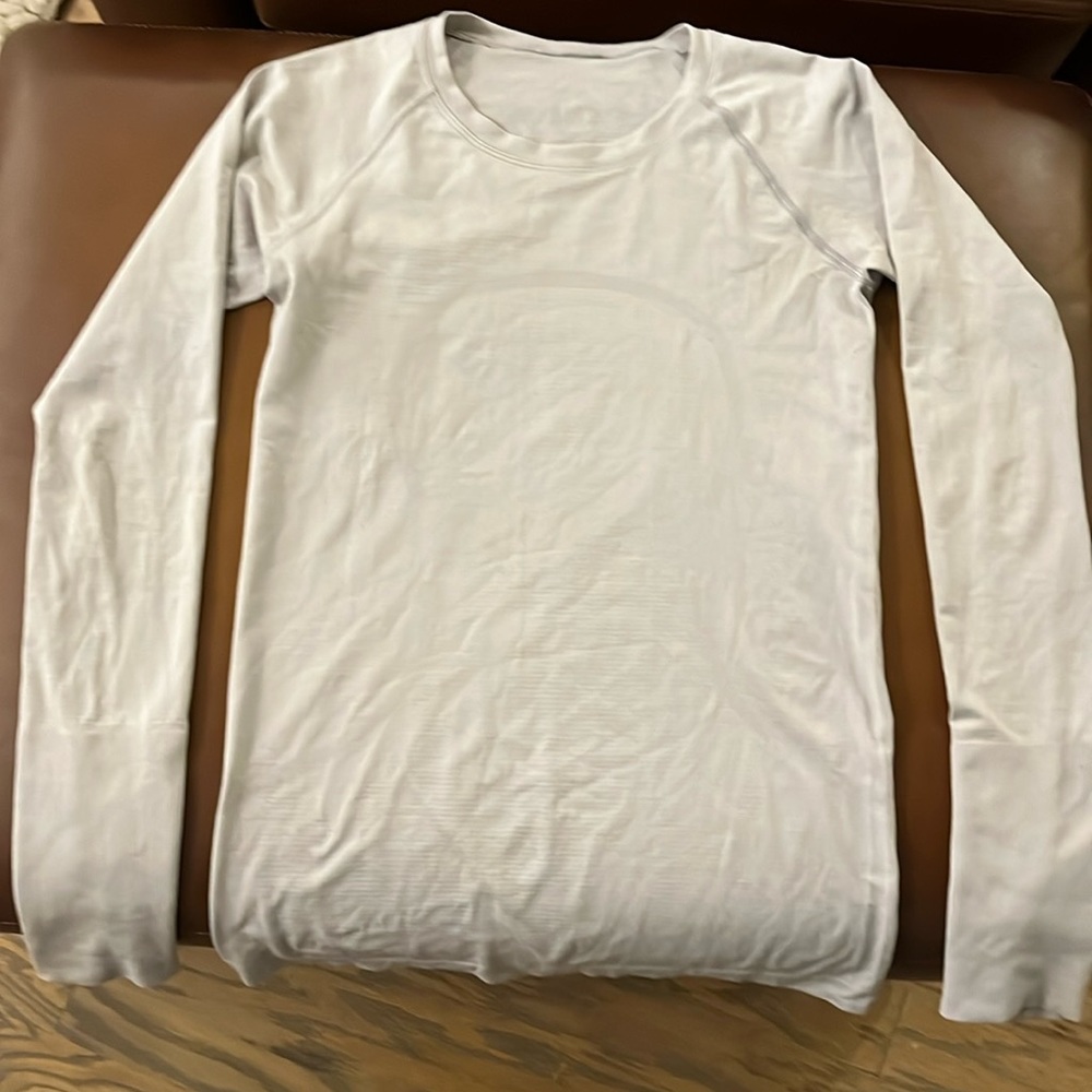 Swiftly tech long sleeve lululemon shirt size 6